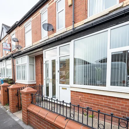 M6 Guest House Salford  Exterior photo