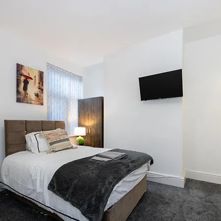 M6 Guest House Salford  Exterior photo