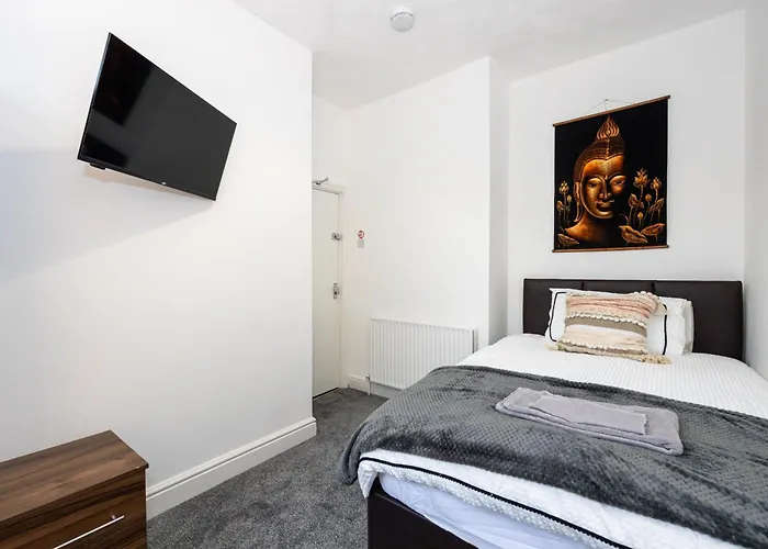M6 Guest House