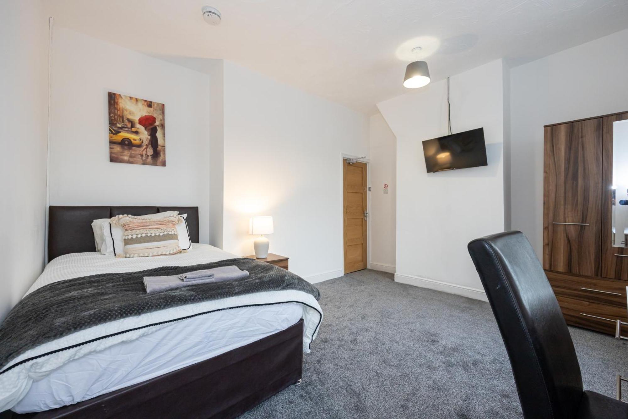 M6 Guest house *